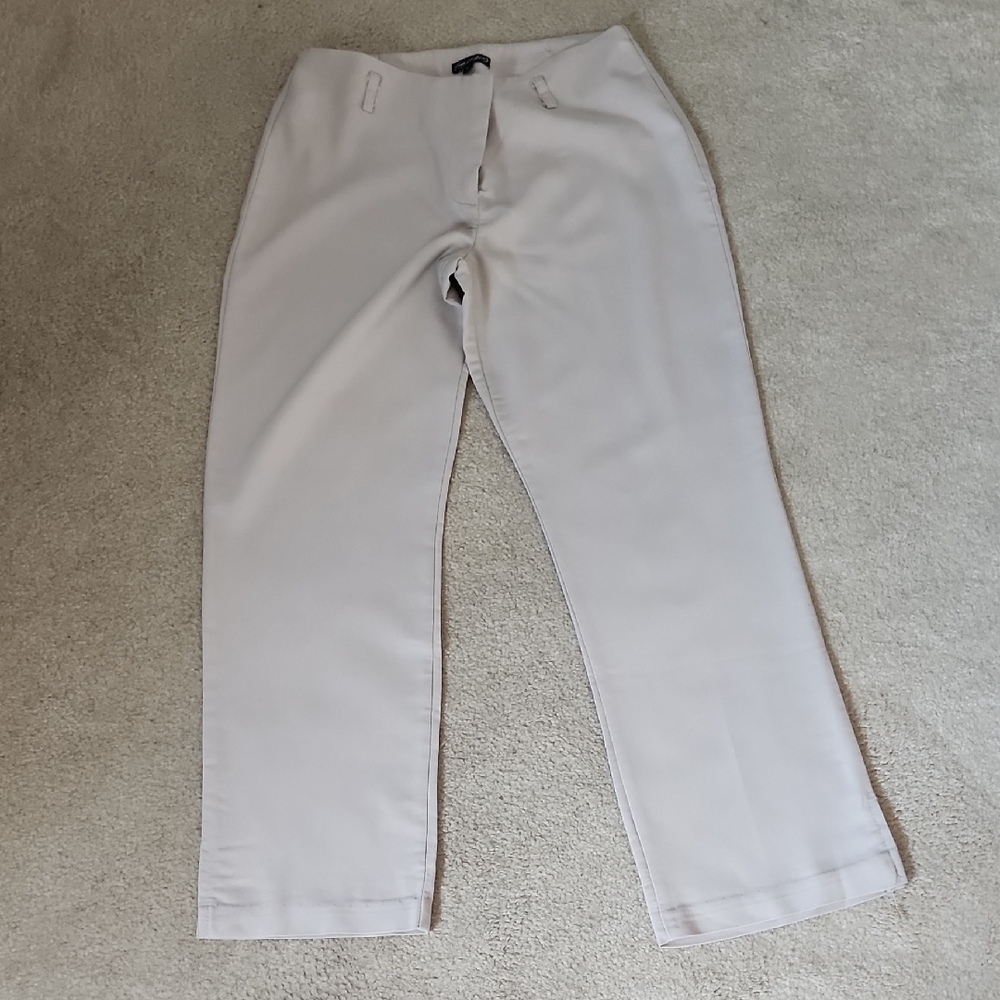 Mandee Women's Light Beige Cropped Pants